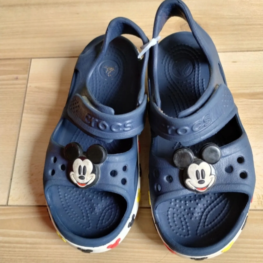 Mickey Crocs - Picture 5 of 5